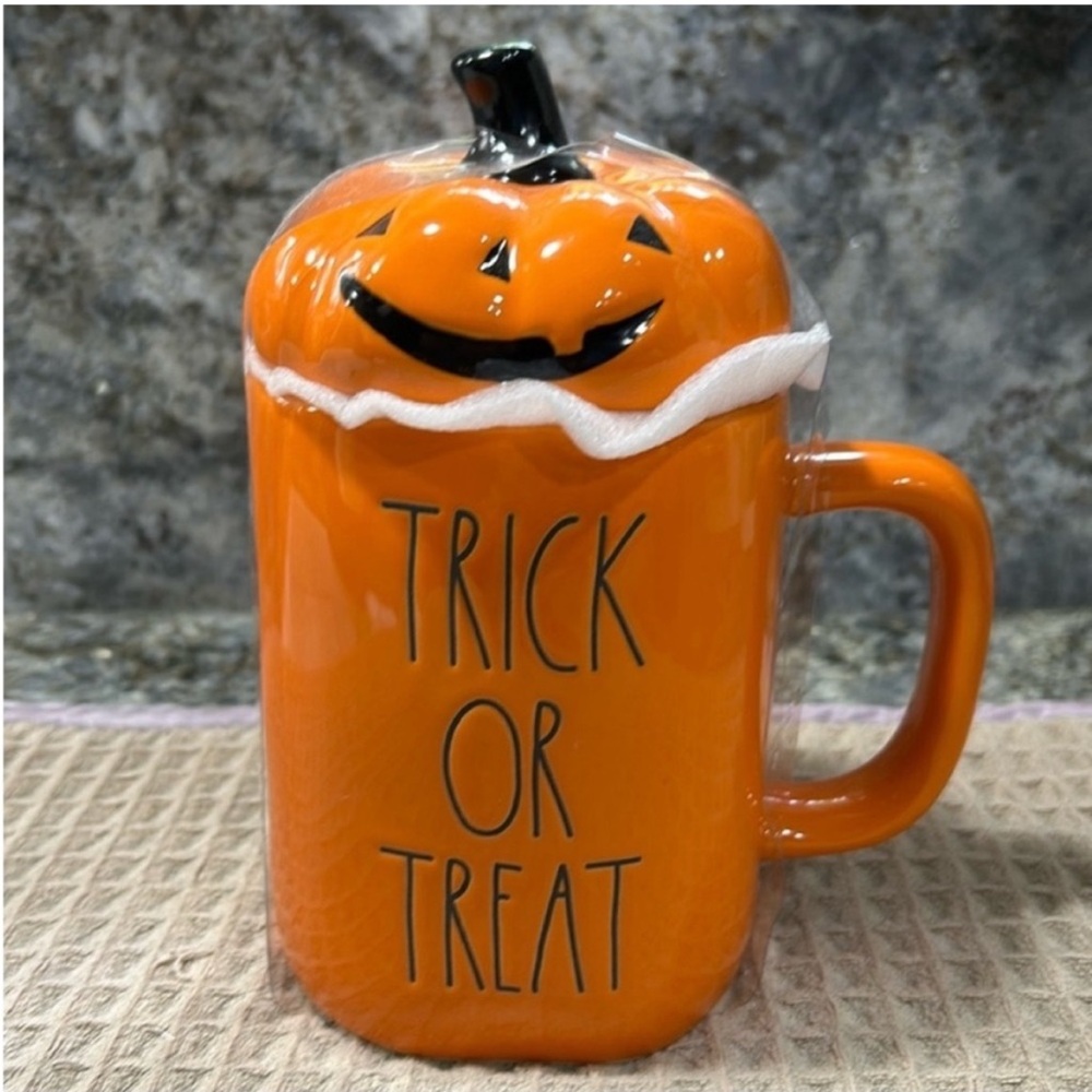 Rae Dunn “Trick or Treat” Pumpkin Mug with Lid | NWT | 16 oz